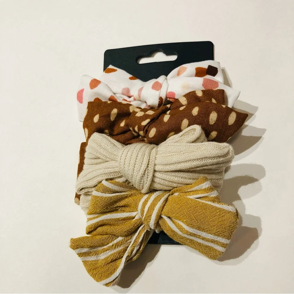 NWT Handmade hair bows alligator clips